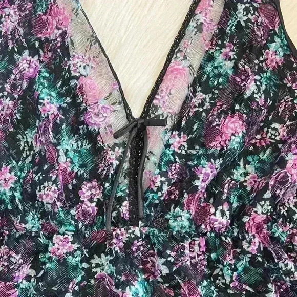 Vintage Floral Sheer Lace Deep V Ruffle Camisole Large - Picture 2 of 5